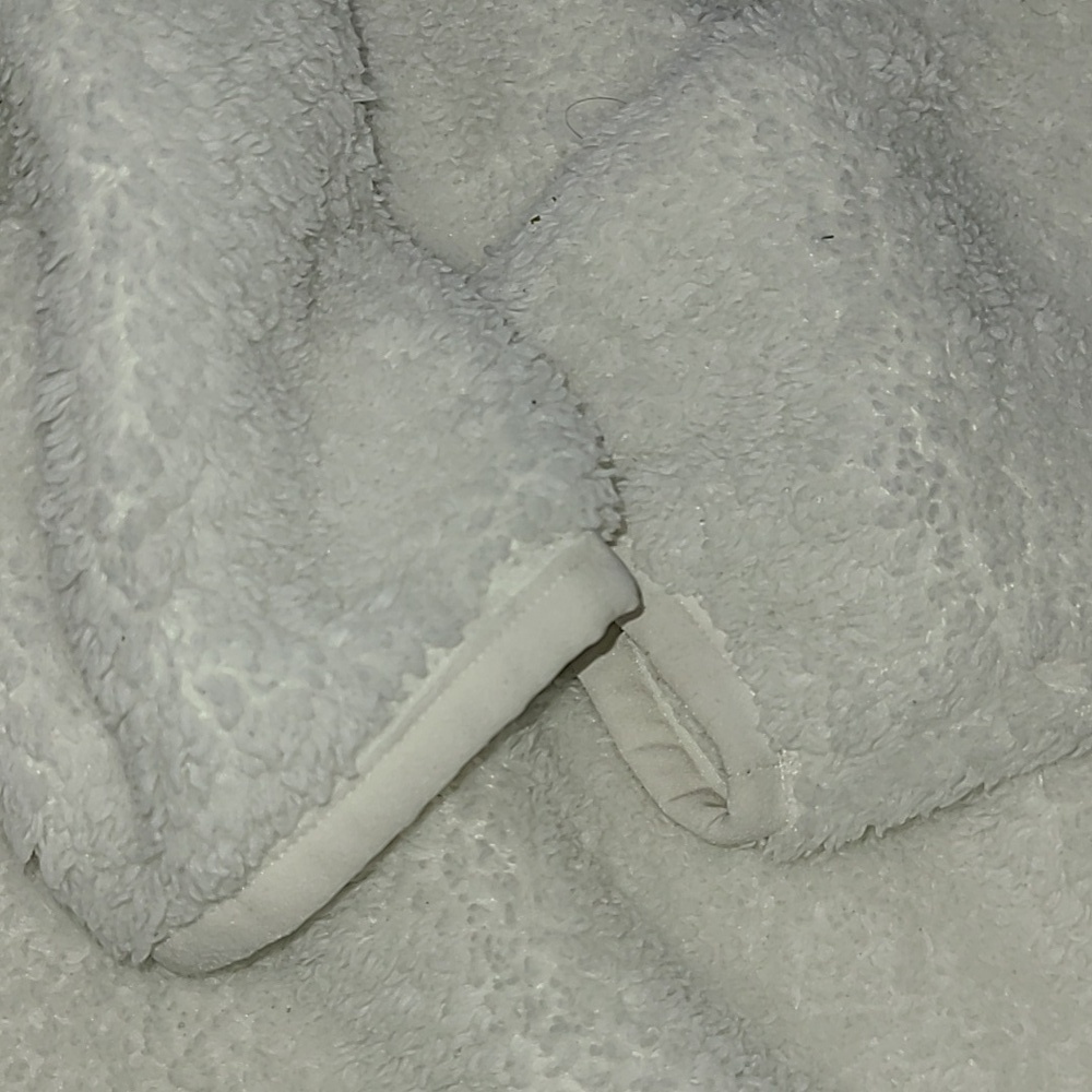 Patagonia Zip Up White Fleece Sweater - Picture 5 of 6